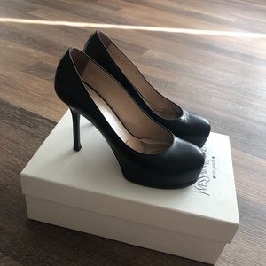 Authentic Yves Saint Laurent Black Leather Pumps